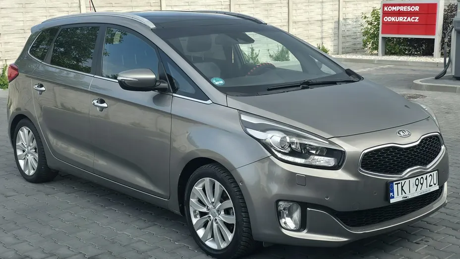 KIA Carens -
