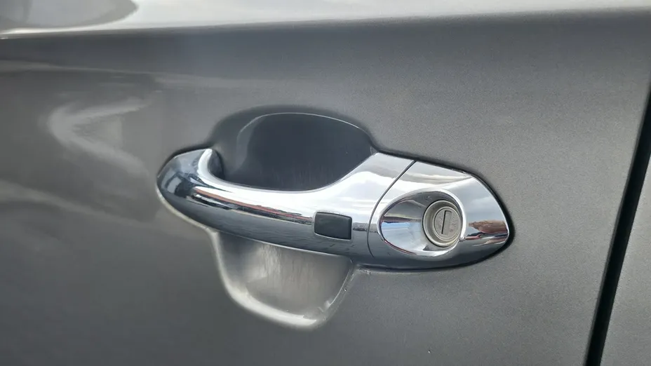 KIA Carens -