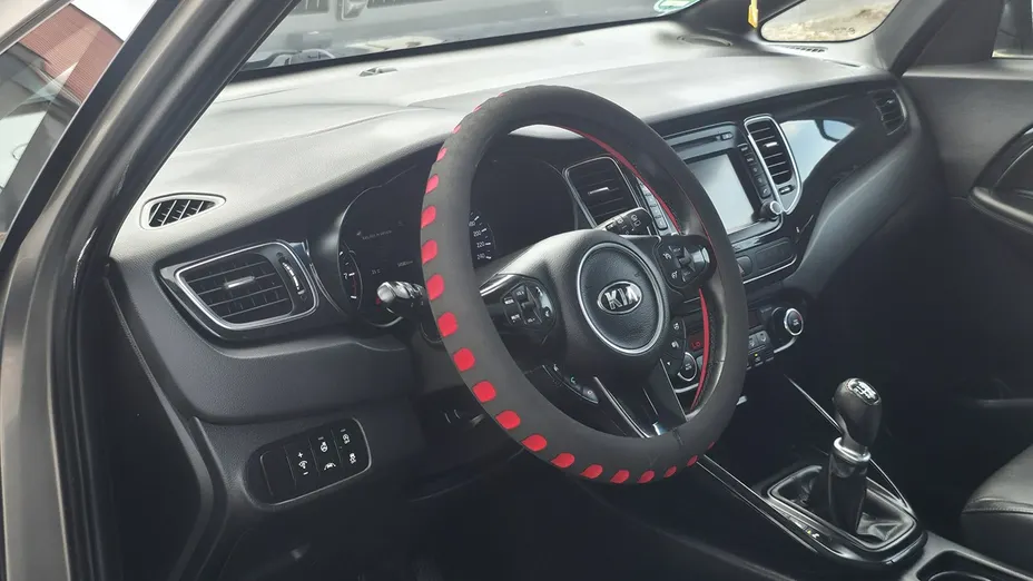 KIA Carens -