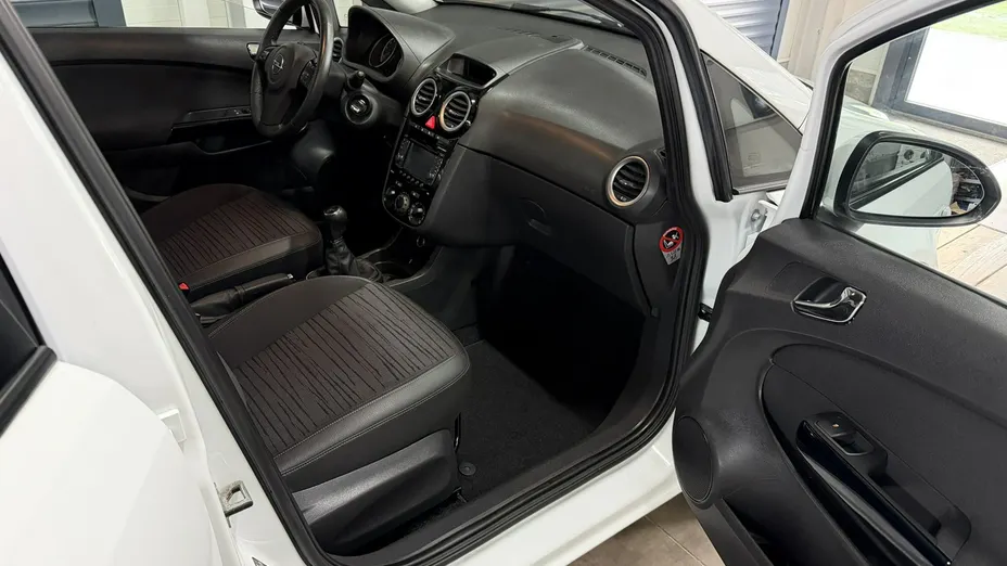 OPEL Corsa -