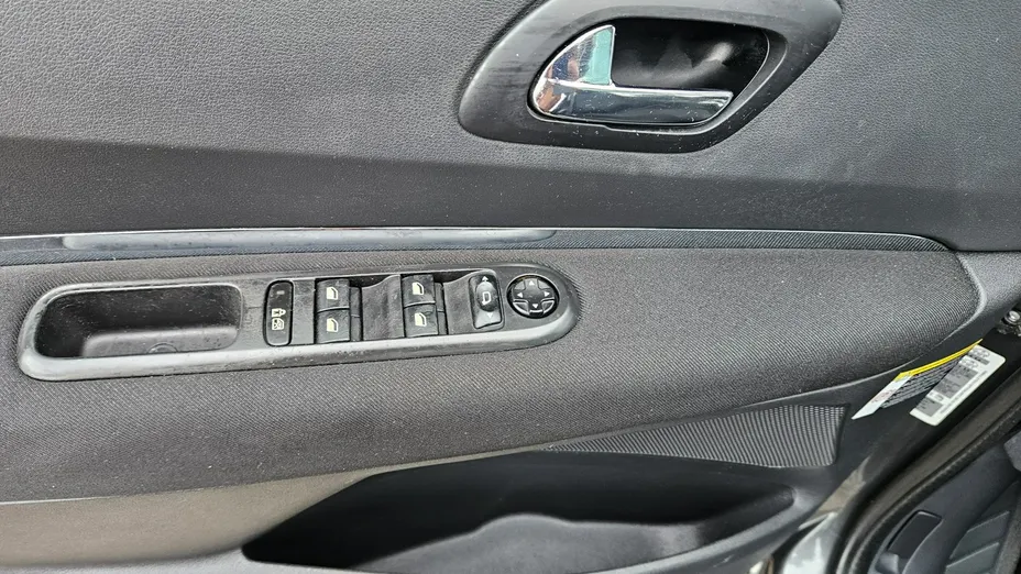 PEUGEOT 3008 -