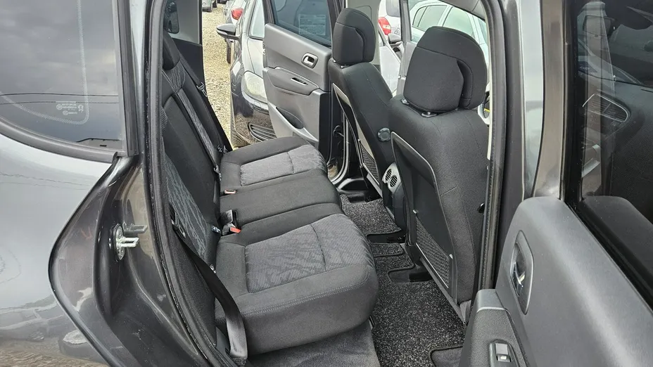 PEUGEOT 3008 -