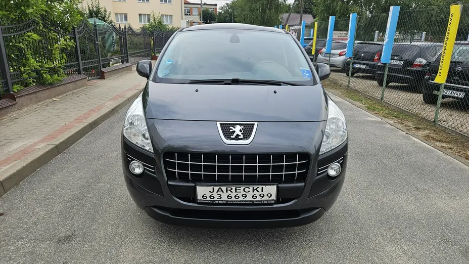 PEUGEOT 3008 -