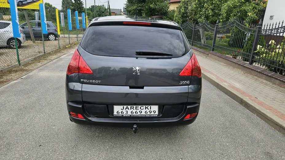 PEUGEOT 3008 -