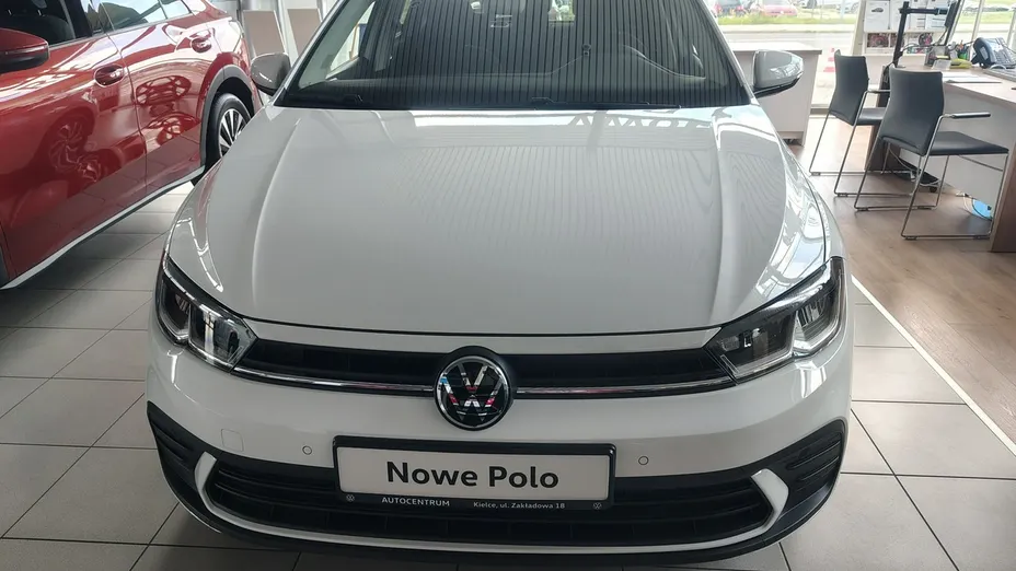 VOLKSWAGEN Polo -