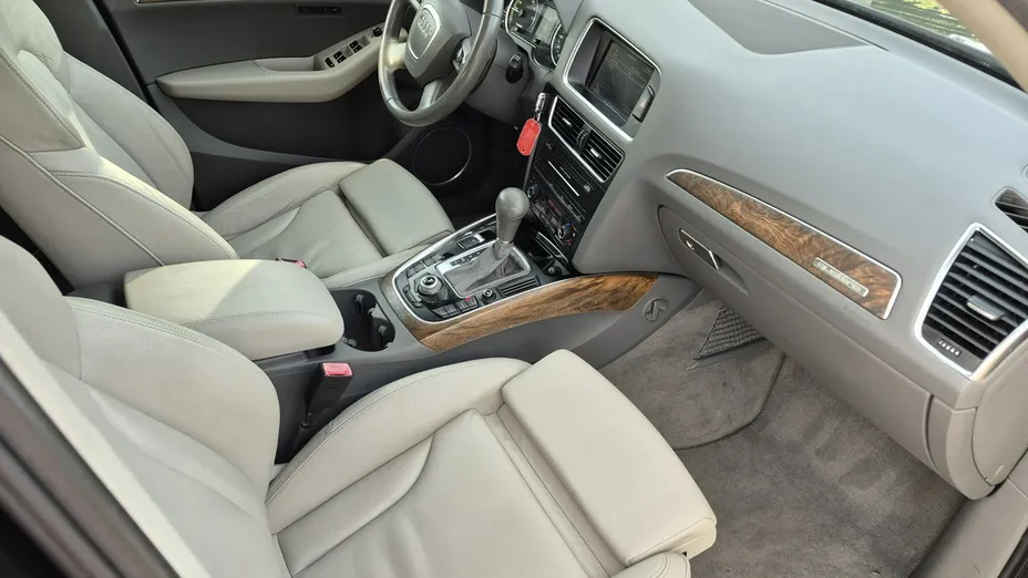 AUDI Q5 -
