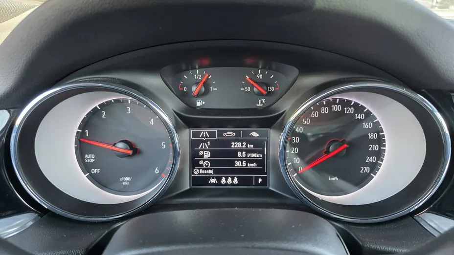OPEL Insignia -