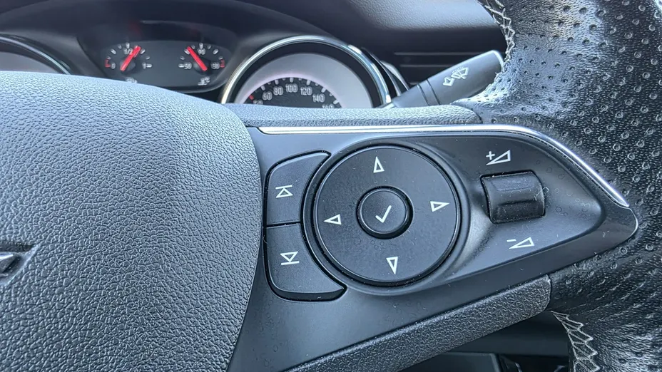 OPEL Insignia -