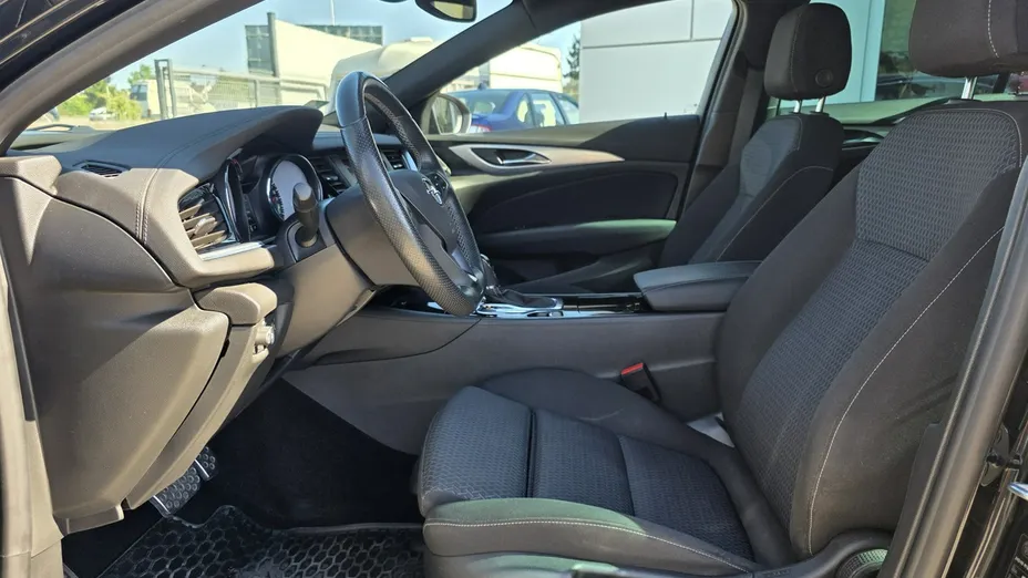 OPEL Insignia -
