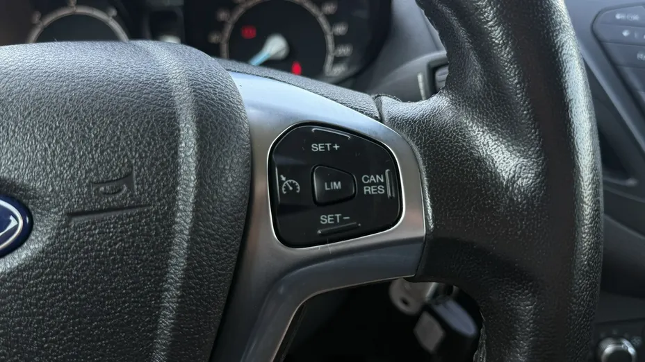FORD Tourneo Courier -