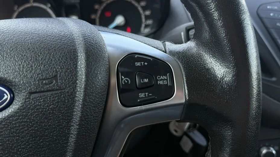 FORD Tourneo Courier -