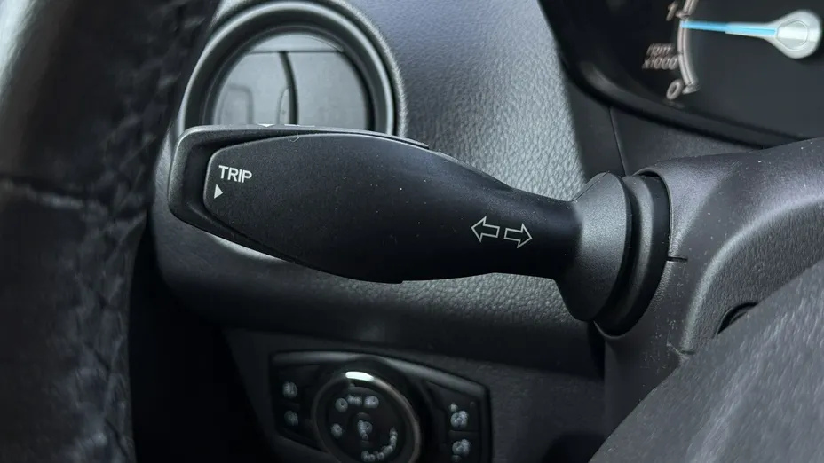 FORD Tourneo Courier -