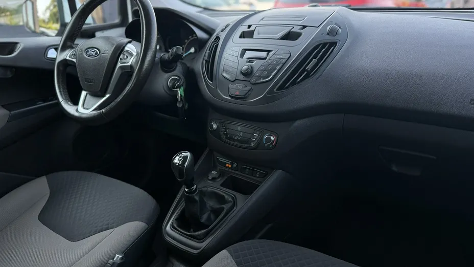 FORD Tourneo Courier -