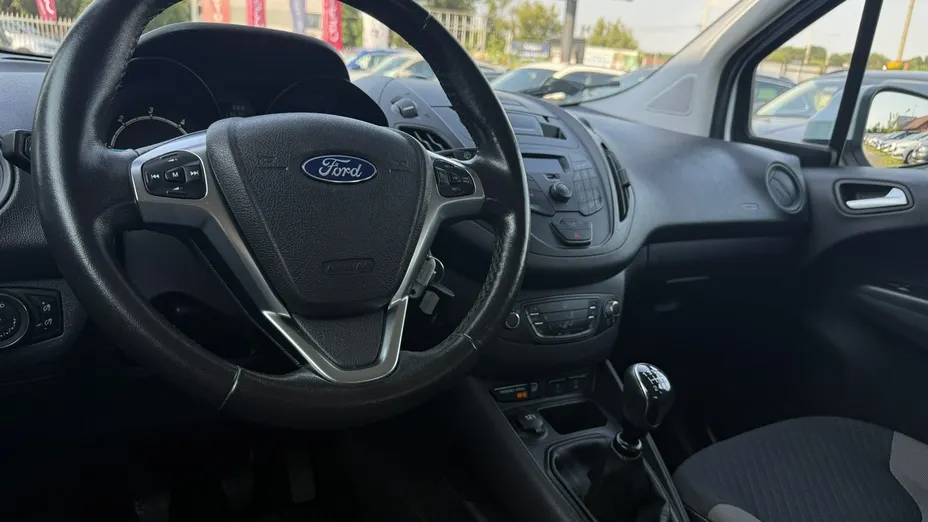 FORD Tourneo Courier -