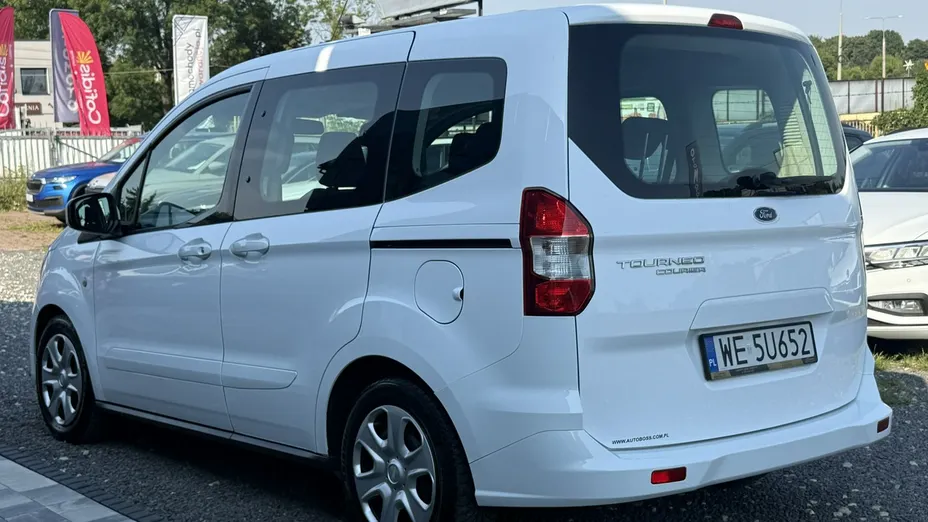 FORD Tourneo Courier -