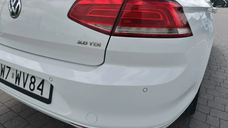 VOLKSWAGEN Passat -