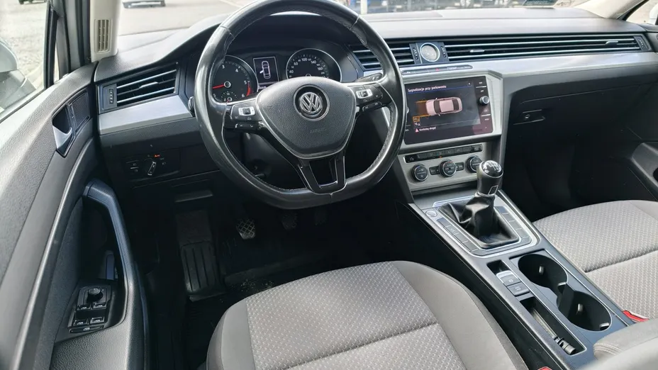 VOLKSWAGEN Passat -