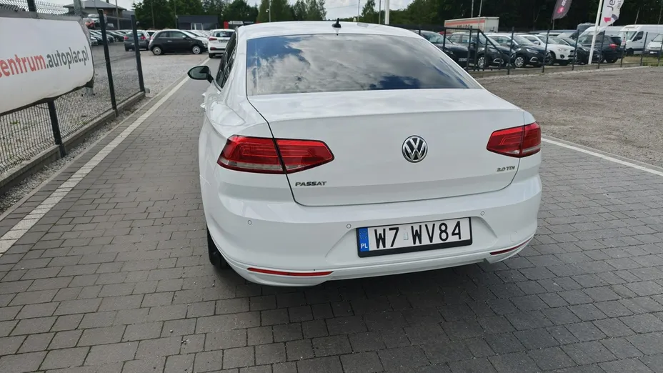 VOLKSWAGEN Passat -