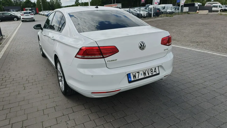 VOLKSWAGEN Passat -
