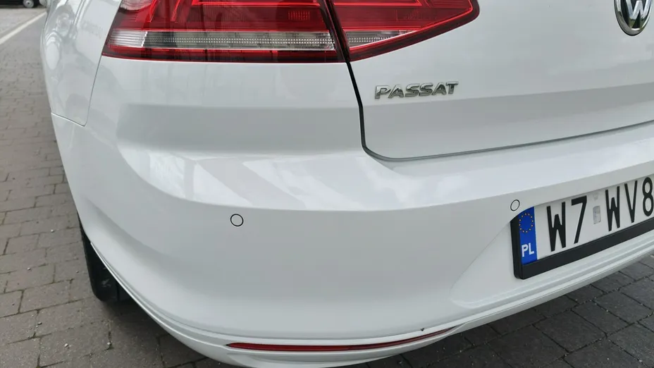 VOLKSWAGEN Passat -