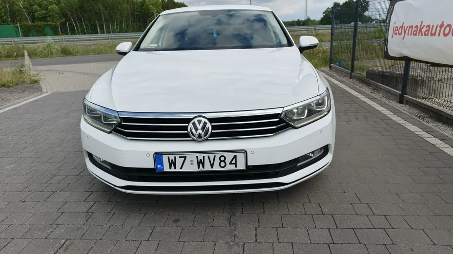 VOLKSWAGEN Passat -
