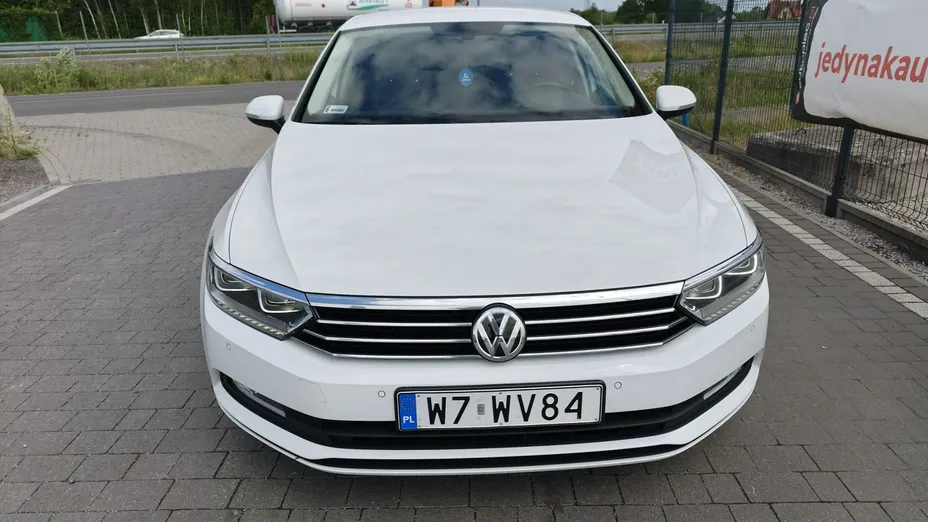 VOLKSWAGEN Passat -