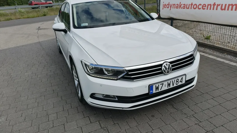 VOLKSWAGEN Passat -