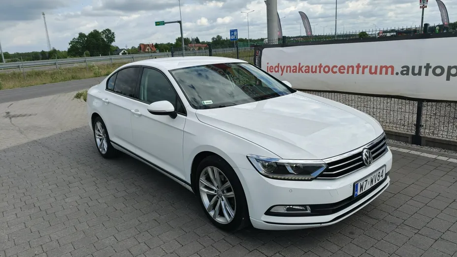 VOLKSWAGEN Passat -