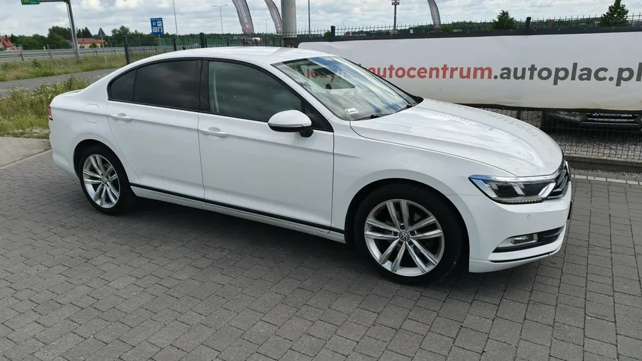 VOLKSWAGEN Passat -