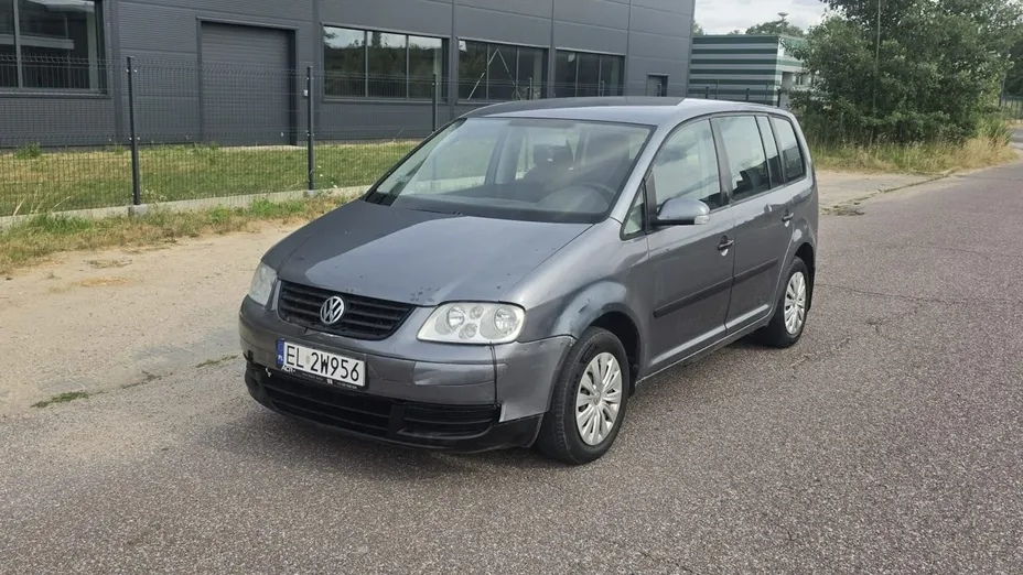 VOLKSWAGEN Touran -