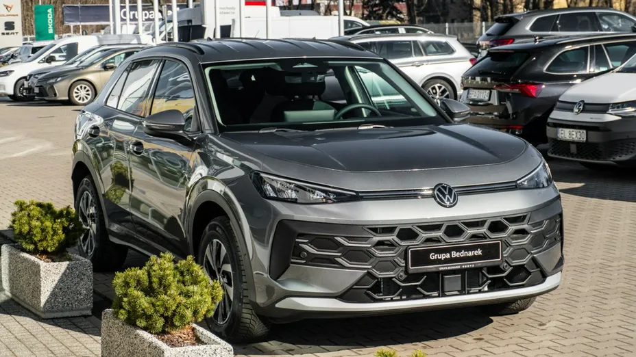 VOLKSWAGEN T-ROC -