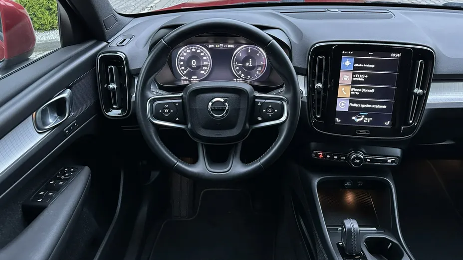 VOLVO XC40 -
