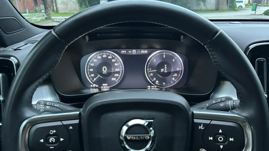 VOLVO XC40 -