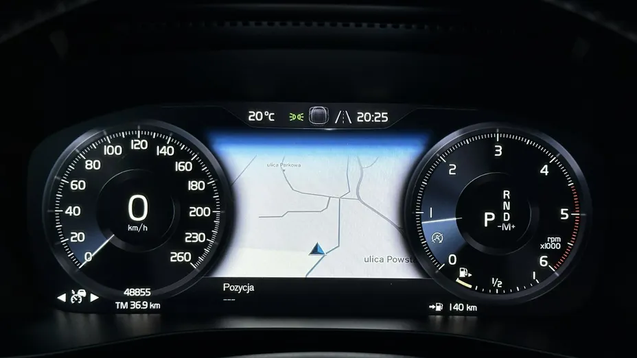 VOLVO XC40 -