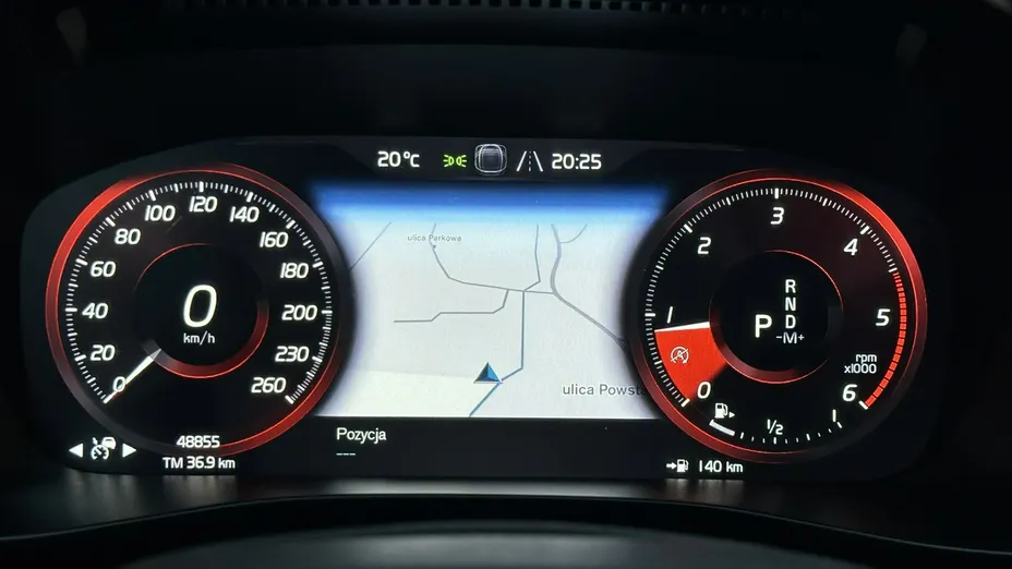 VOLVO XC40 -