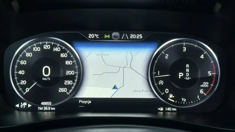 VOLVO XC40 -