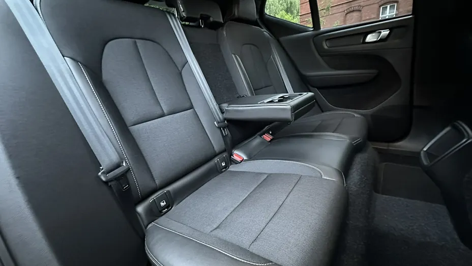 VOLVO XC40 -