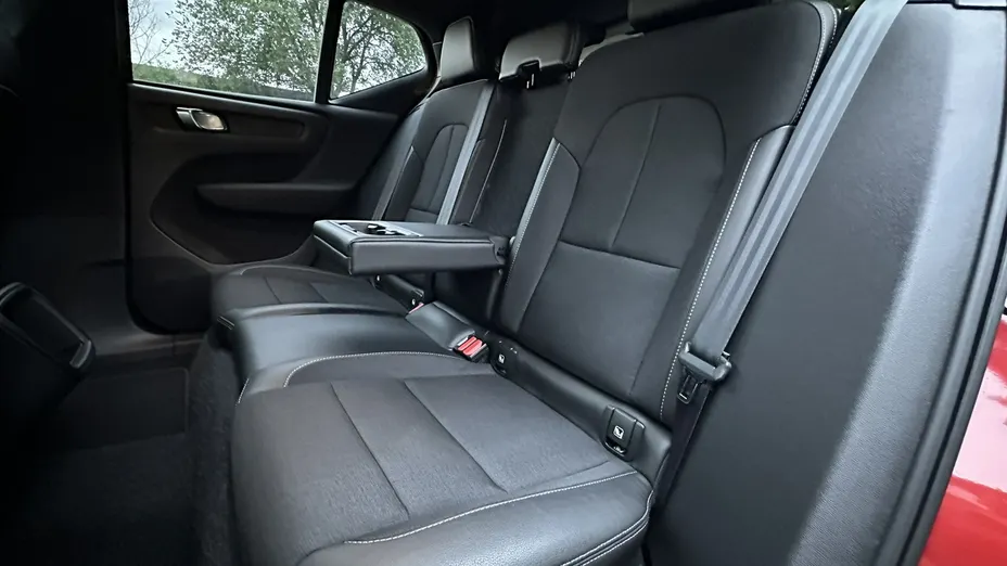 VOLVO XC40 -