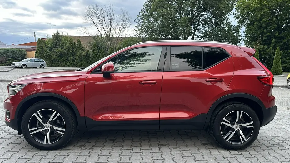 VOLVO XC40 -