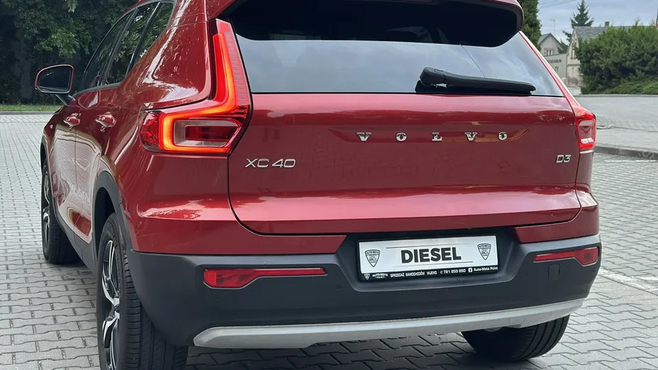 VOLVO XC40 -