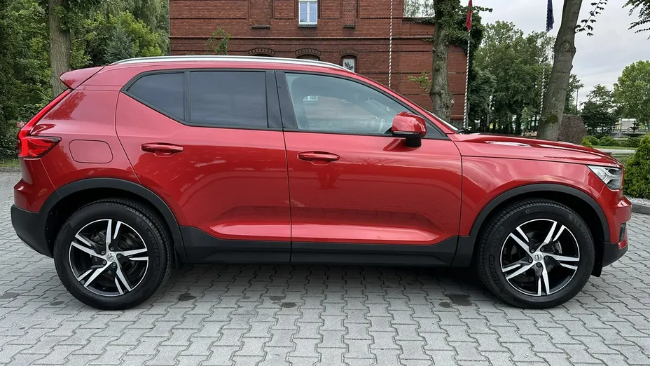 VOLVO XC40 -