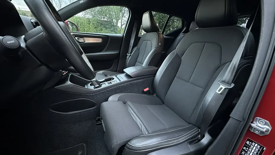 VOLVO XC40 -