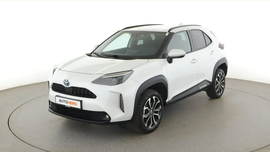 TOYOTA Yaris Cross -
