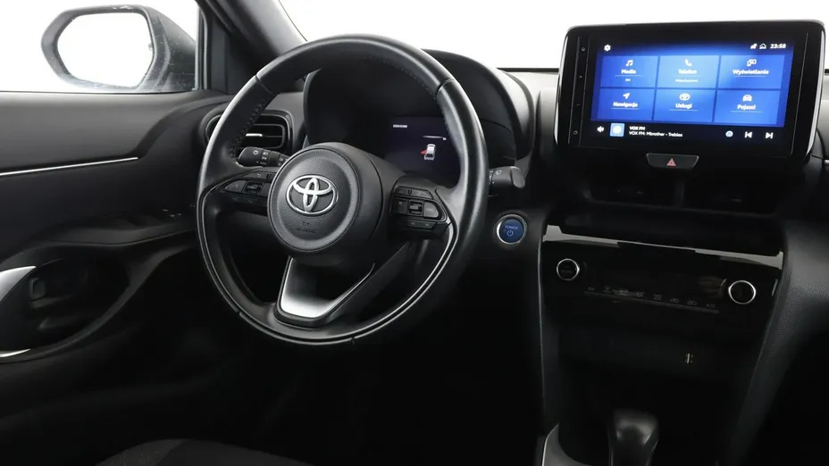 TOYOTA Yaris Cross -