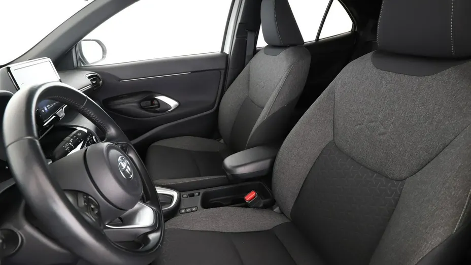 TOYOTA Yaris Cross -