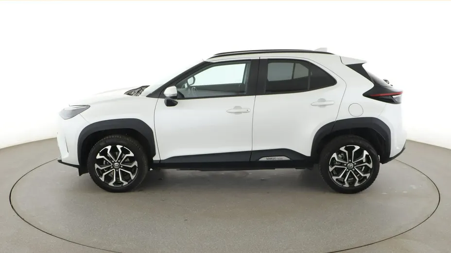 TOYOTA Yaris Cross -