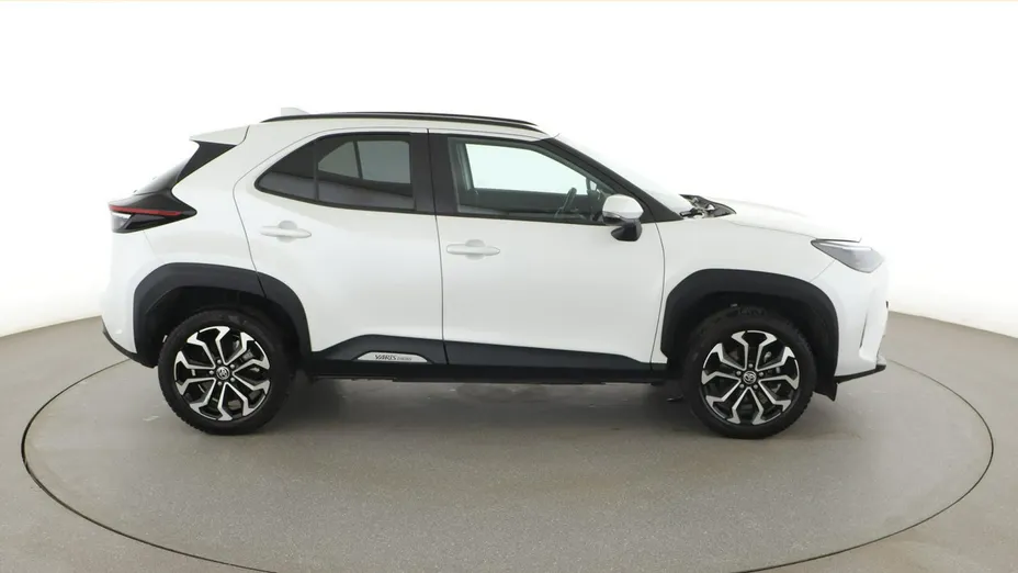 TOYOTA Yaris Cross -