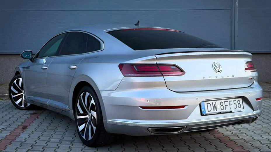 VOLKSWAGEN Arteon -
