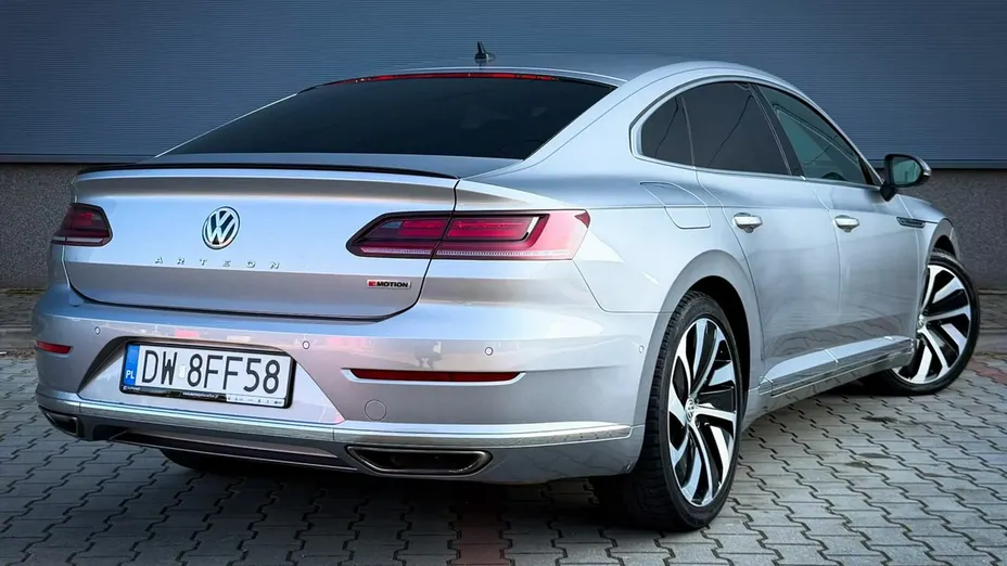 VOLKSWAGEN Arteon -