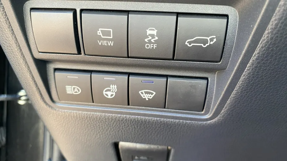 TOYOTA Yaris Cross -